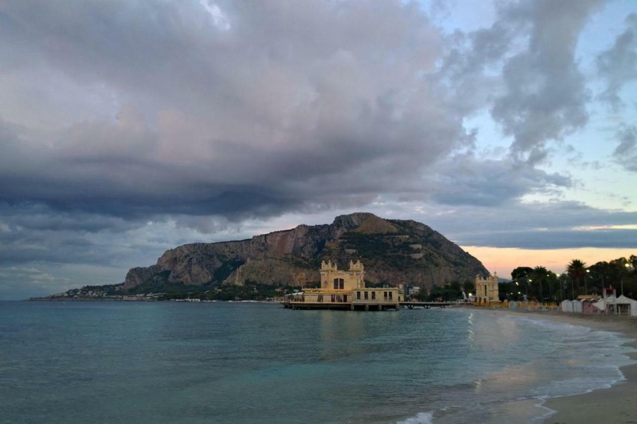 Apartmán Monolocale I Delfini Mondello Exteriér fotografie