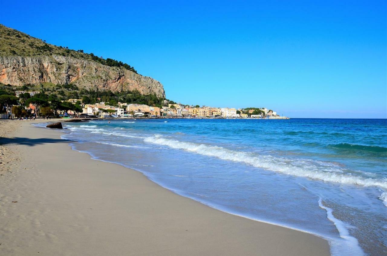 Apartmán Monolocale I Delfini Mondello Exteriér fotografie